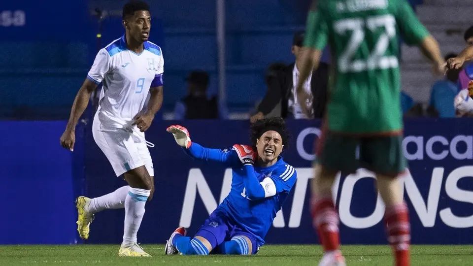 ¿Lo hizo a propósito? 'Choco' Lozano admite que para Honduras es una ventaja la lesión de 'Memo' Ochoa