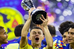 ¡Águila hasta en la piel! Fidalgo se tatúa en honor a la '14' de América