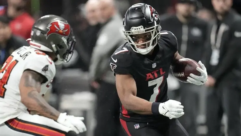 Falcons y Arthur Smith reciben multa por manejo de reporte de lesionados