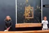 Le avientan sopa a la Mona Lisa en el Museo de Louvre de París, Francia; te contamos qué pasó