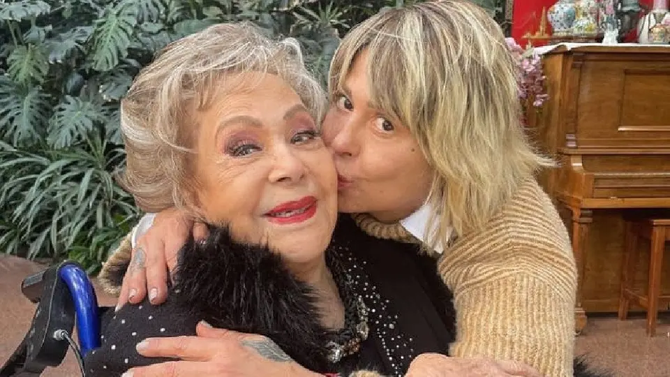 Alejandra Guzmán da a conocer el reporte de salud de doña Silvia Pinal