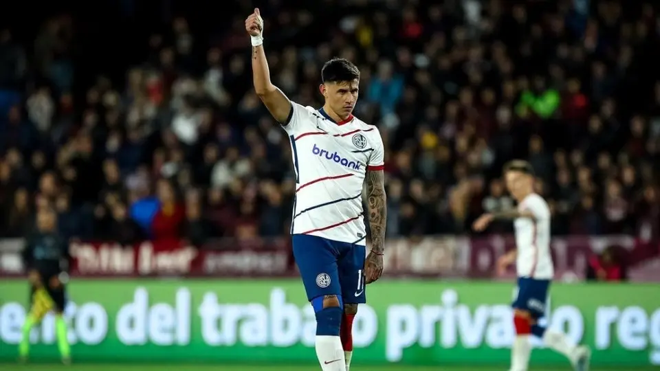 Rayados reclama ante la FIFA la falta de pagos de San Lorenzo por el traspaso de Adam Bereiro