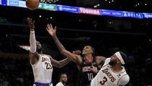 NBA: LeBron James fija marca de puntos en su temporada y los Lakers vencen con drama a los Rockets