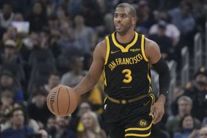 Chris Paul, guardia de los Warriors, se lesionó la mano y tendrá que ser operado