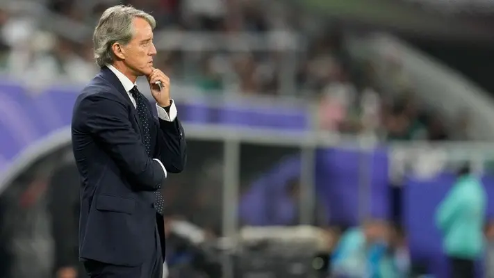 Roberto Mancini se fue antes del final de la tanda de penaltis en eliminación de Arabia Saudita