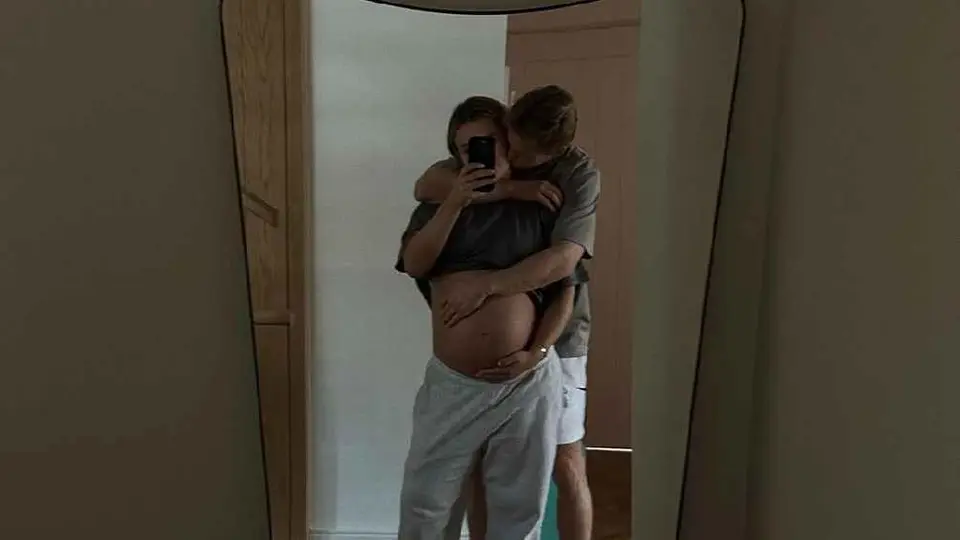 Frenkie de Jong y su pareja, Mikky Kiemeney, ya son padres