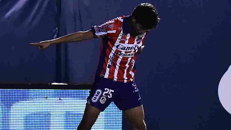 Jürgen Damm mete gol después de cinco años en Liga MX y festeja como Cristiano Ronaldo