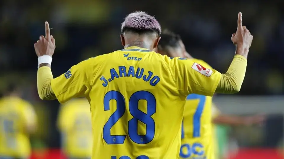 Munir ve a Julián Araujo regresando a Barcelona: "Es pura energía, puede ganarse un sitio"