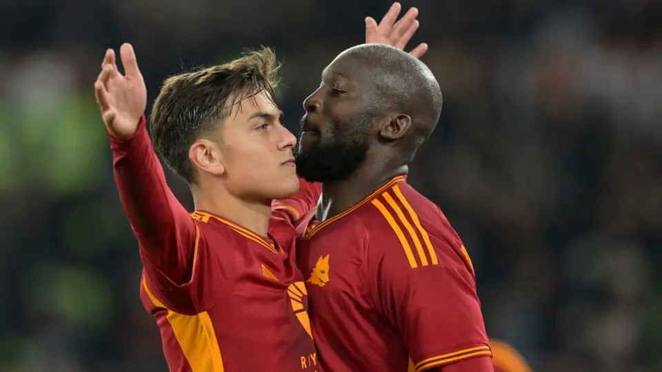 Paulo Dybala ingresa de cambio y le da la victoria a la Roma frente a Sassuolo