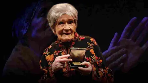 Fallece Ana Ofelia Murguía, quien dio vida a Mamá Coco en Pixar