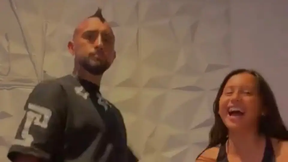 ¡Tiktoker! Arturo Vidal realiza un video bailando con su hija y lo comparte en redes