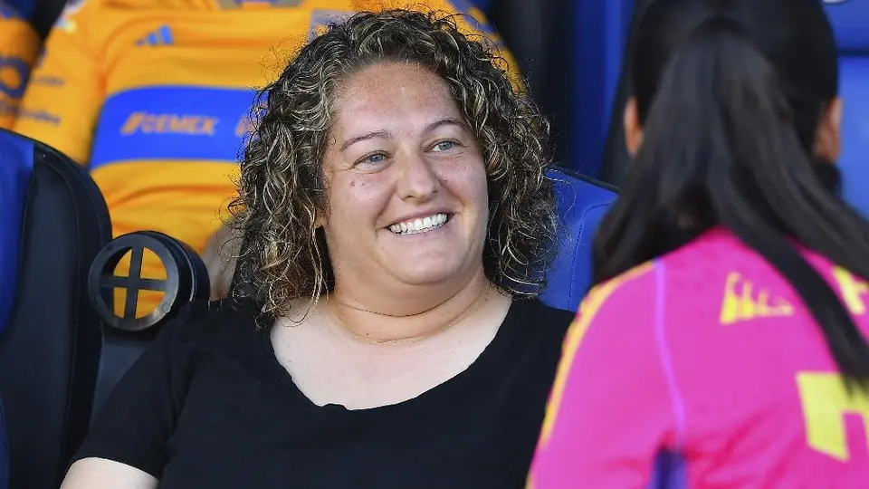 'Que siga la tradición': Tigres Femenil recibe a sus nuevos entrenadores con el título de Liga