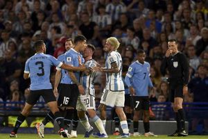 ¿Que haga qué? Manuel Ugarte le lanza un extraño mensaje a Rodrigo de Paul