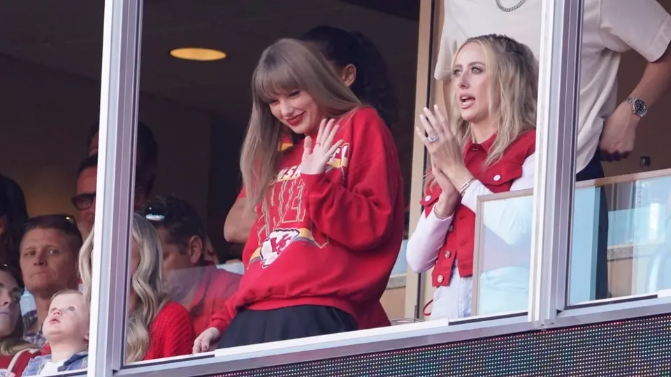 Comisionado de NFL elogia el romance entre Travis Kelce y Taylor Swift: 'Es fantástico'