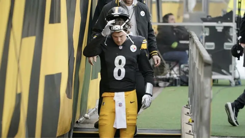 Kenny Pickett estará fuera indefinidamente tras esguince en el tobillo derecho