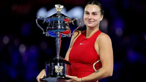 Australian Open: Sabalenka repitió corona tras ganarle a Zheng en Final del Abierto de Australia