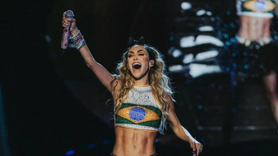 RBD: Anahí abandona concierto en Brasil y sale en ambulancia