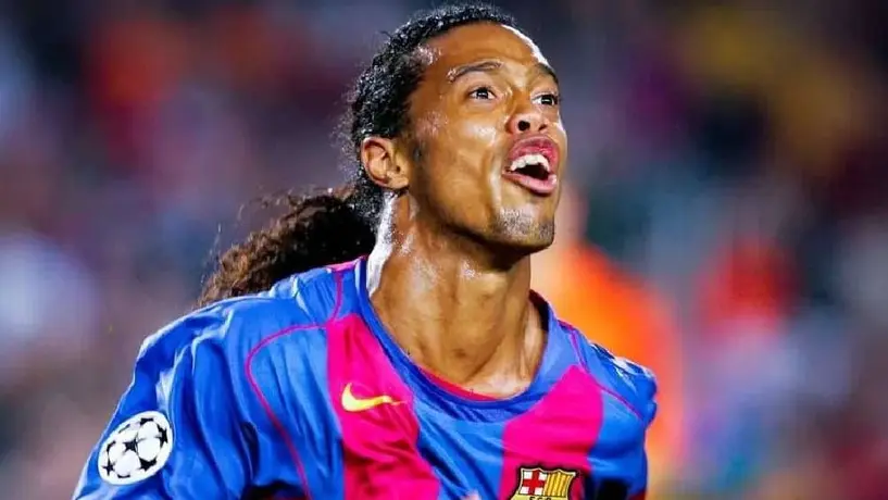 Ronaldinho, sin dinero en el banco y con deudas al fisco