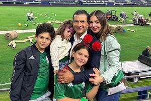 ¡Siempre a su lado! Esposa de Jaime Lozano muestra su apoyo durante entrenamiento del Tricolor