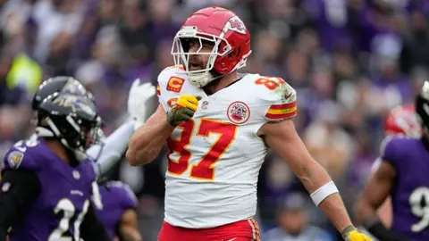 ¡Legendario! Travis Kelce superó la marca de Jerry Rice de recepciones en postemporada
