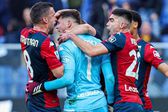 Genoa, con Johan Vásquez como titular, remontó ante Lecce y confirma racha positiva en Serie A