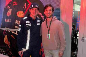 ¿Y Checo? Daniel Suárez, piloto de NASCAR, convivió con Verstappen en el GP de Las Vegas