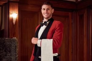 ¿Adiós al futbol? Santiago Giménez se 'luce' y 'será el anfitrión' del nuevo hotel del Feyenoord