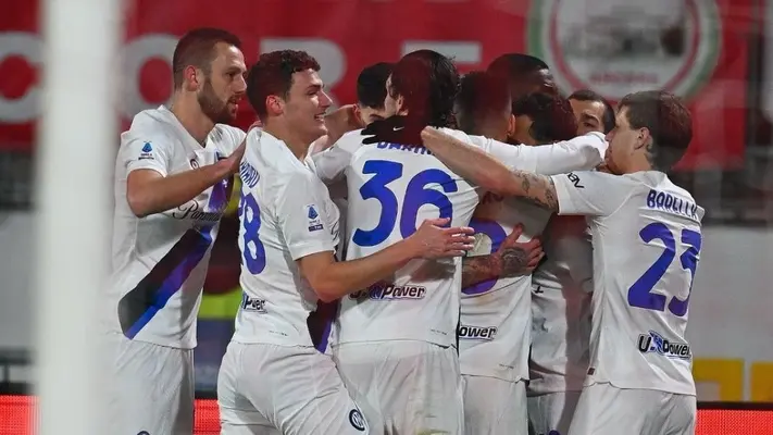 Inter de Milán vuelve a la senda del triunfo en la Serie A con goleada 5-1 ante Monza