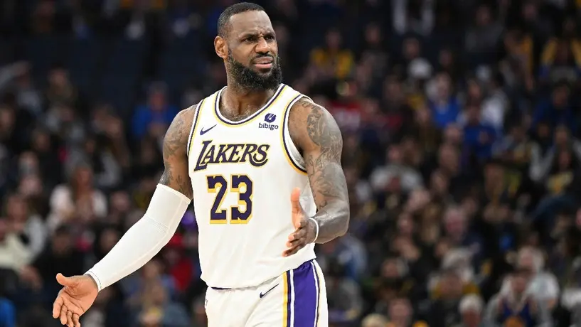 ¡LeBron James supera a Stephen Curry! Lakers vencen a Warriors en doble prórroga