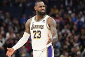 ¡LeBron James supera a Stephen Curry! Lakers vencen a Warriors en doble prórroga
