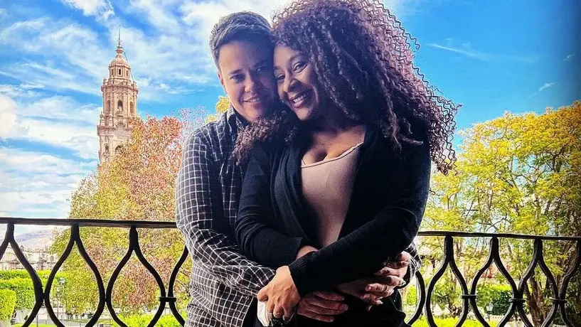 M’Balia busca embarazarse de su esposo trans y recibe críticas