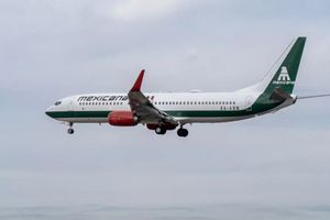 Youtuber viaja completamente solo en avión de Mexicana de Aviación