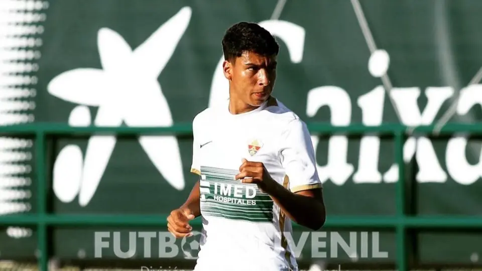 Jesús Hernández, futbolista mexicano, anota doblete y brilla en la victoria de Elche