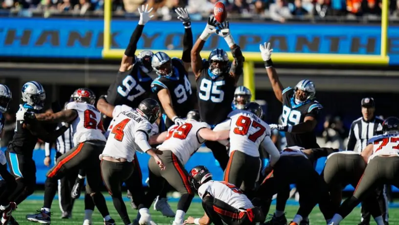 Buccaneers se cuela a Playoffs con tres goles de campo de McLaughlin