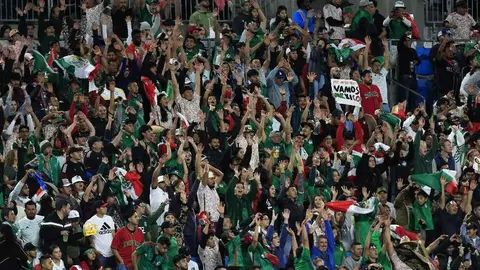 Santiago Giménez espera que la afición mexicana sea factor en el partido contra Honduras