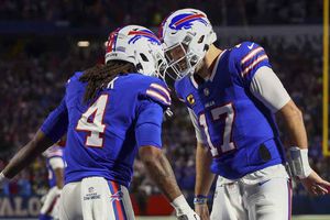 ¡Los 'corrieron' de Buffalo! Bills aplastan 31-10 a Dallas con 221 yardas de James Cook