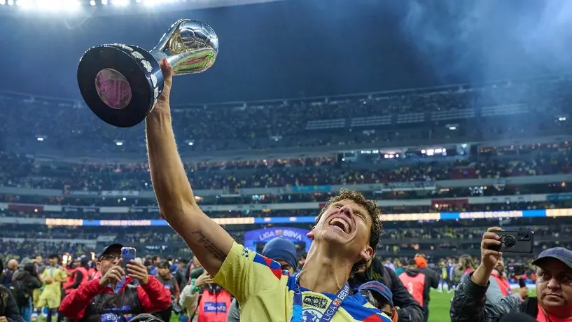Igor Lichnovsky se tatúa la '14' tras salir campeón con América