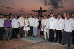 Estatua de Juan Gabriel en Acapulco está desaparecida