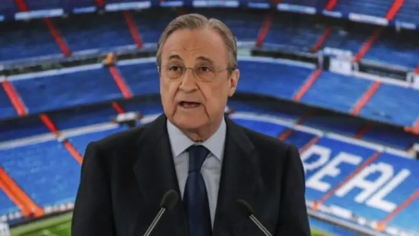 Florentino Pérez 'explota' contra un periodista y le golpea el micrófono