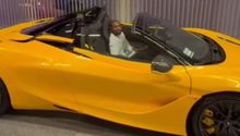 Floyd Mayweather presume su nuevo McLaren valuado en más de 350 mil euros