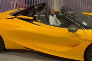 Floyd Mayweather presume su nuevo McLaren valuado en más de 350 mil euros