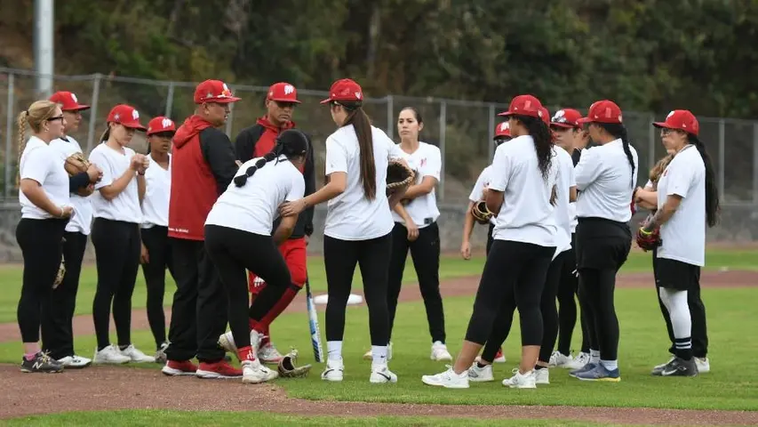 LMS: Diablos Rojos Femenil hizo la presentación oficial del roster de 20 jugadoras | @DiablosFem