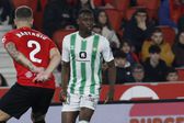 Mallorca de Javier Aguirre pierde en casa vs Betis con polémica del VAR incluida