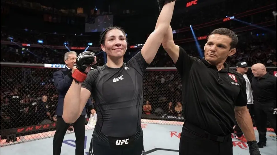 Irene Aldana venció a Karol Rosa por decisión unánime en el UFC 296