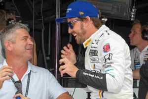El emotivo mensaje de despedida de Fernando Alonso a Gil de Ferrán, su mentor