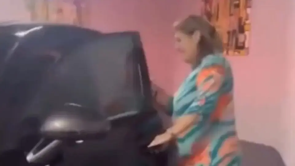 ¡Buen hijo! Cristiano Ronaldo le regala una lujosa camioneta a su mamá