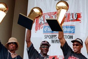 Michael Jordan encabeza primera generación de Anillo de Honor de los Bulls