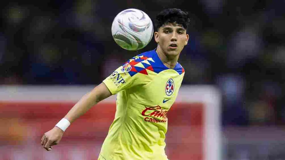 ¡Piensa rápido! Kevin Álvarez recibió fuerte balonazo en la Final entre Tigres y América