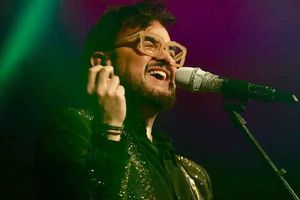 Aleks Syntek causa polémica tras contar su historia de amor con su ahora esposa