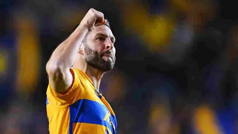 ¡Sin el goleador! Gignac apunta a iniciar en la banca ante Pumas en 'El Volcán'